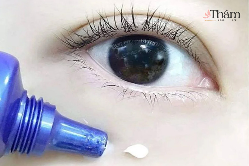 Sử dụng kem trị thâm mắt Meishoku 