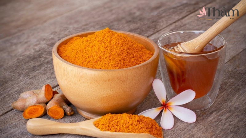 Bột nghệ và mật ong